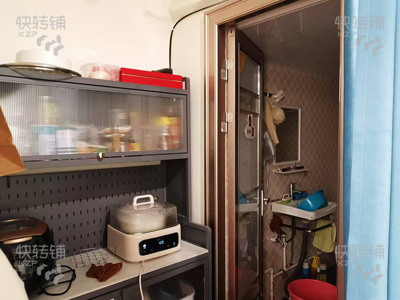 沙田橫流童裝店轉(zhuǎn)讓/可空轉(zhuǎn)【以純店對面，服裝一條街，近小區(qū)住宅、中心小學(xué)等，合適各種服裝，或者其他行業(yè)都可以】