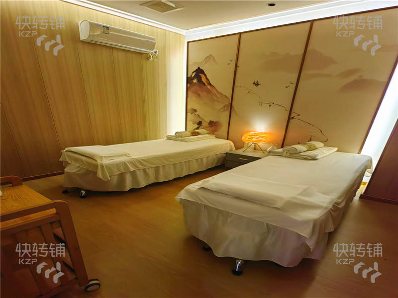 東城石井采耳養生店轉讓【小區住宅樓環繞，位置地段優勢大，裝修精美舒適，交通停車方便】