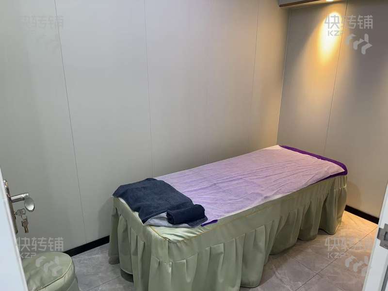 東坑‘中央松湖’美容美發綜合店轉讓【大門出入口位置，高端小區，住宅，工廠環繞，客源穩定，裝修精致】
