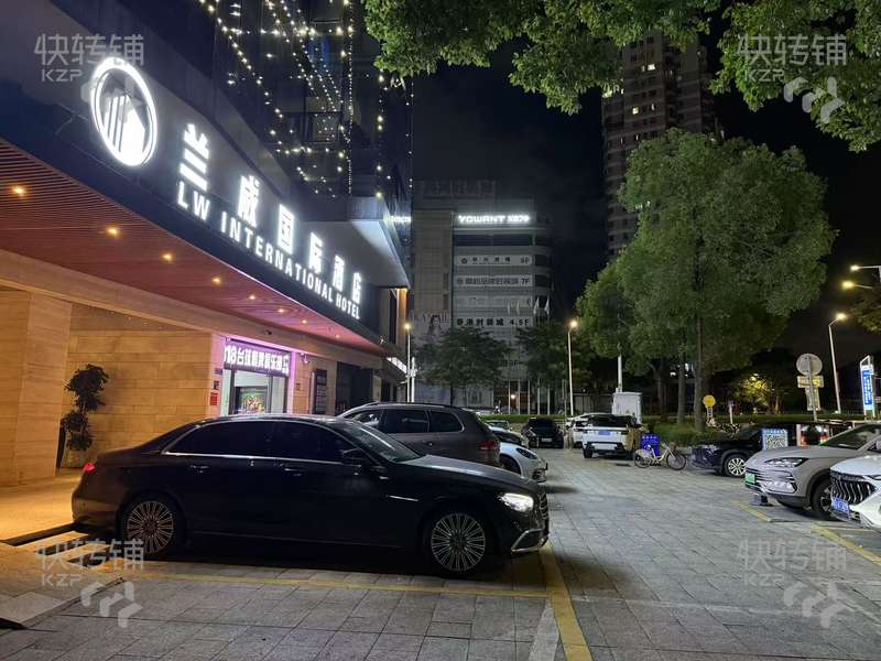 虎門大道臺球棋牌俱樂部轉讓【黃河時裝城商圈、蘭威國際酒店4樓、周邊批發(fā)城、購物商場、銀行寫字樓多】