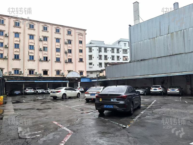 常平常東路酒店內旺鋪招租、首月免租【樓下獨立停車場，適合辦公，養生沐足，棋牌培訓等，3樓和8樓房間】