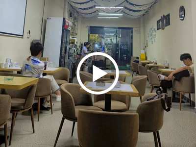 東城’萬達廣場‘休閑冷飲店轉讓/可空轉【萬達金街入口處旁、位置顯眼，商圈自帶人流 】