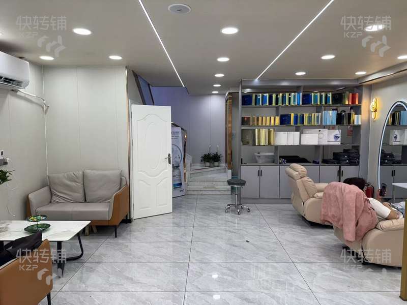 東坑‘中央松湖’美容美發綜合店轉讓【大門出入口位置，高端小區，住宅，工廠環繞，客源穩定，裝修精致】