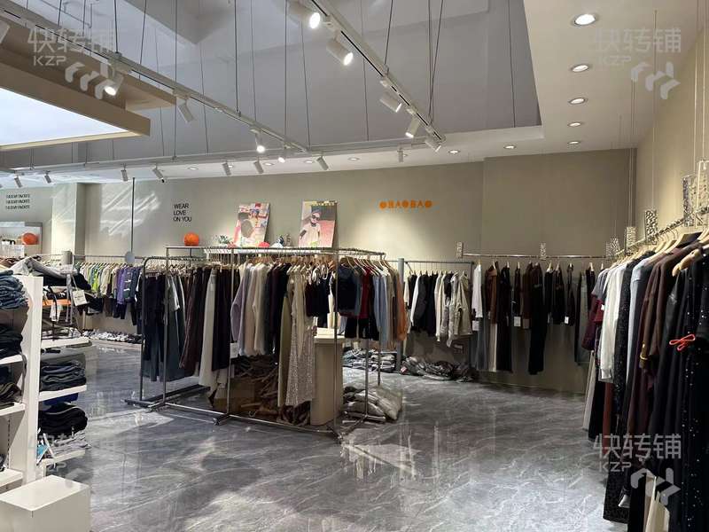 石碣光明路商業街服裝店轉讓【可空轉，靠近轉角處、周邊星巴克、商場、各大小區圍繞】