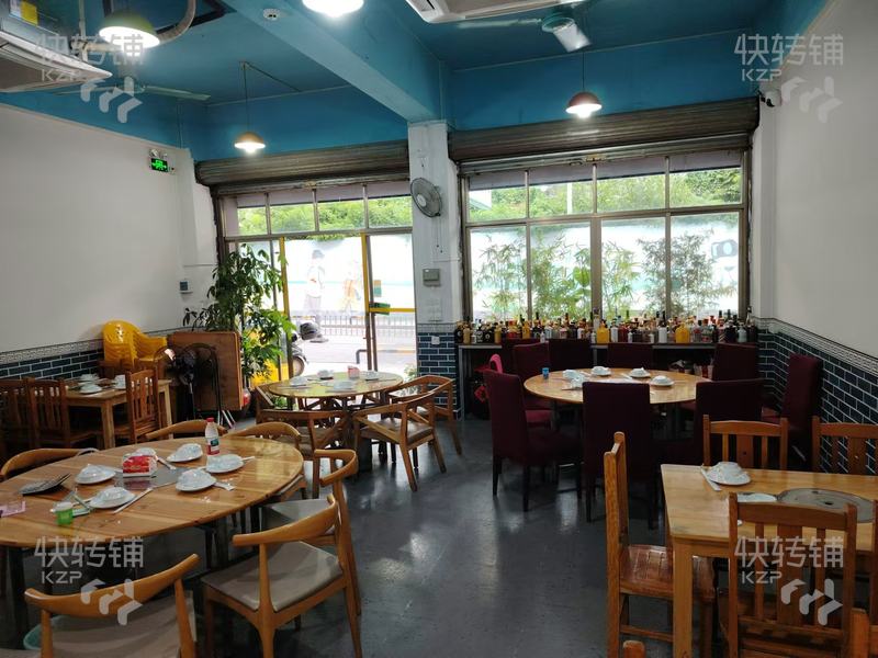 東城‘金寶路’餐廳轉讓【城中村、餐飲一條街、住宅小區圍繞、距地鐵口100米】