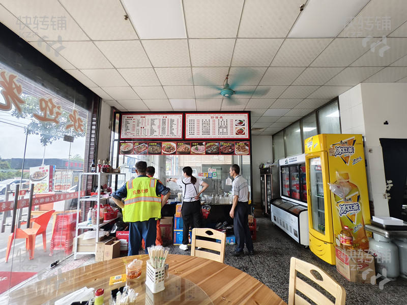 大岭山‘新塘工业区’大排档转让【处美食一条街、工厂、住宅多、固定工厂订餐、门口外摆大】