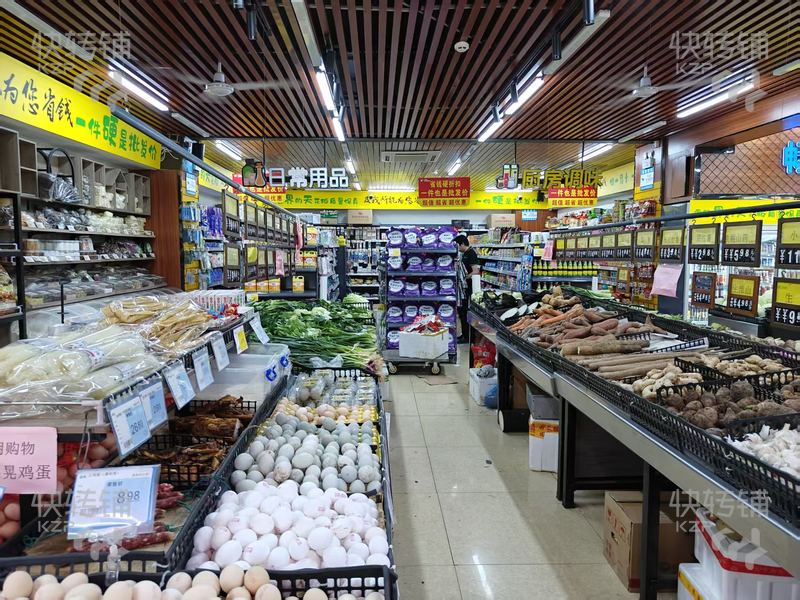寮步石龍坑路口‘生鮮超市’轉讓 可空轉【處對面維也納酒店，路口處，月營業額45萬左右】