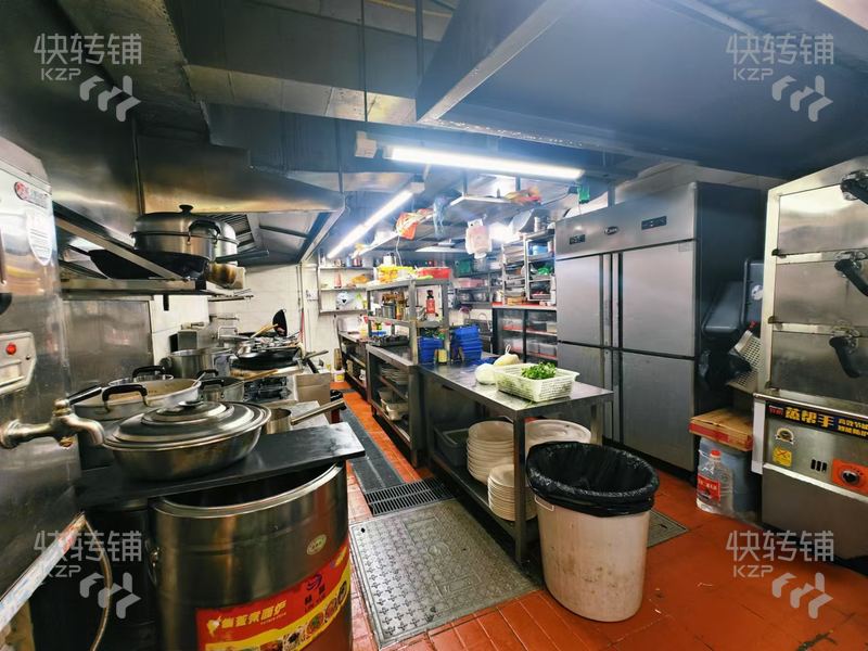 清溪南峰華桂園川菜館轉(zhuǎn)讓【大型小區(qū)樓下、周邊都是小區(qū)、別墅，旁邊三星公園】