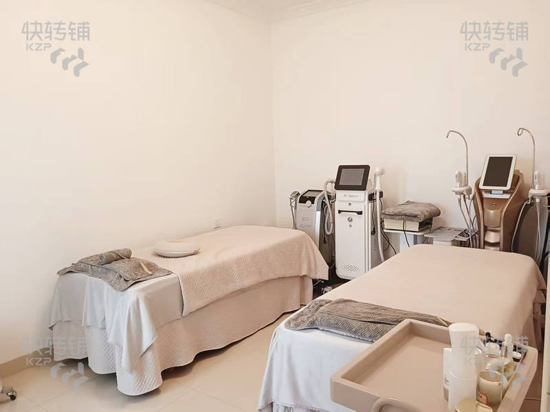 南城’匯一城‘美容工作室/分租【CBD中心，商圈繁華，裝修精致、客源穩定】