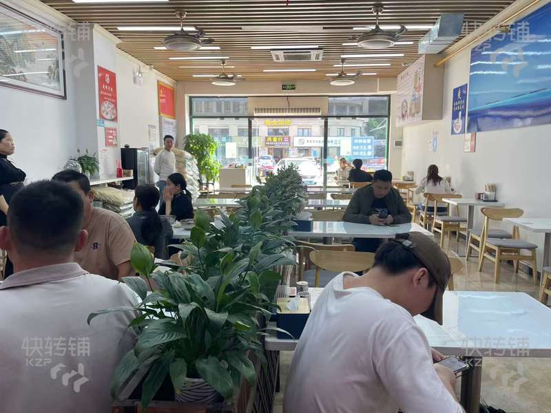 萬江華南摩爾殺豬粉轉讓【中心市場出入口旁，對面御灣幼兒園，周邊北大資源小區，人流量大】