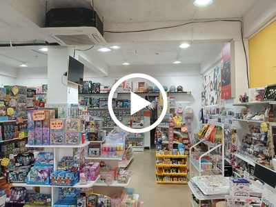 橫瀝第二小學(xué)門口對面玩具店轉(zhuǎn)讓【校門口，周邊多個學(xué)校、小區(qū)環(huán)繞，雙門面，可空鋪轉(zhuǎn)讓】