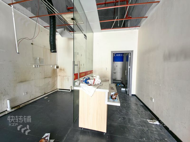 寮步萬科東新翡翠松湖’空鋪‘招租【小區大門口、停車場出入口、0轉讓費、直接交租進場】
