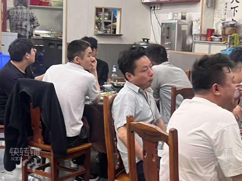 橫瀝‘田坑’餐飲店轉讓【經營長達11年、正對面是工業園科創園、門口公交站、周邊住宅集中】