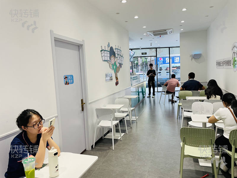 4萬急轉！包含押金3.6萬！沙田“萬隆購物廣場”益禾堂冷飲店空鋪轉讓、無行業限制【連鎖牌子、中心社區，商場自帶流量，周邊中高端小區】
