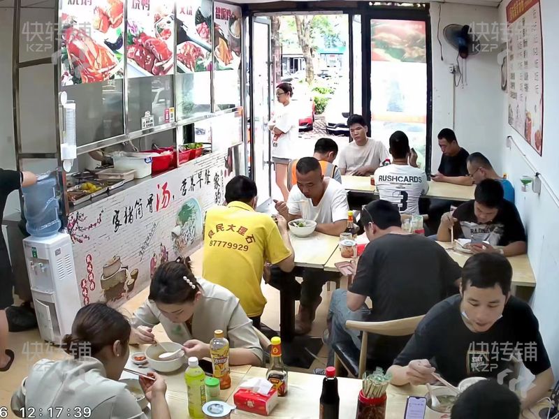 鳳崗益田‘大運城邦’快餐店轉讓【小區出入口位置，旁邊假期奧特萊斯，周邊大型住宅小區】