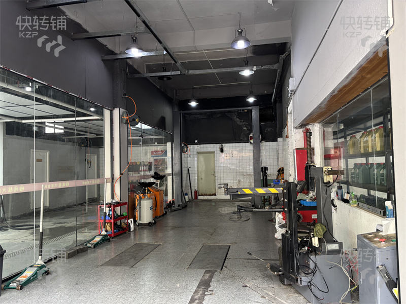 看店提前联系！南城“广彩城”汽车美容维修店转让【全新精装修，附近小区、4S车行多、客源稳定、同行接手即可营业】