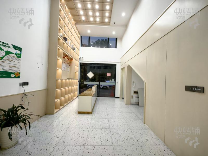 寮步鼎峰.尚境‘美容’旺鋪一手房東招租【全新精裝修、門口有小院子、周邊全是高端小區、適合任何行業】