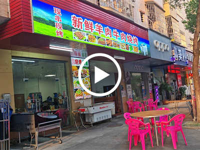 橋頭“嶺頭廣場(chǎng)”燒烤店轉(zhuǎn)讓【雙面門(mén)，全新裝修，樓上公寓住宅，消費(fèi)集中，合適各種餐飲項(xiàng)目】