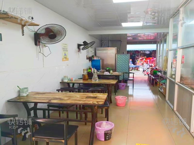 東坑黃屋大塘街燒鵝店轉(zhuǎn)讓【七年多老店，月營業(yè)額9萬+，綜合市場進(jìn)出門口旁、周邊全是工業(yè)區(qū)和出租房】