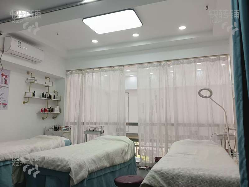 广州南沙区富佳北街空铺转让【小区楼下、客流稳定、上下三层、利用空间大】
