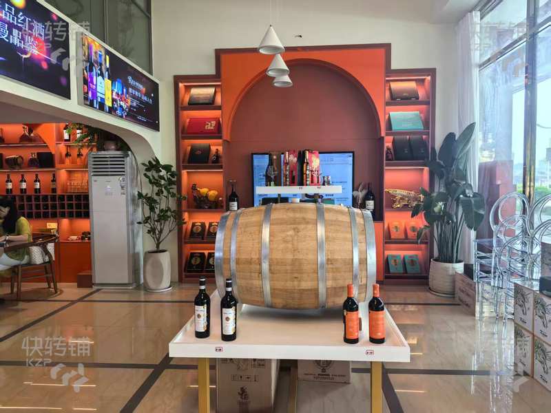广州市番禺区桥南‘酒庄’转让或出租【可空铺做其他，背靠高端别墅区、附近人口集中、停车方便】