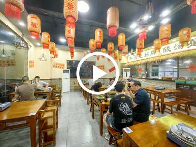 長安‘靖海東路’ 地攤酸湯火鍋店空鋪轉讓【豐潤購物廣場斜對面、對面東方雅苑小區、周邊大廠區多，停車方便】