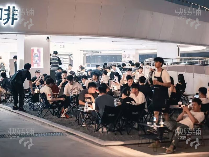 南城體育路‘汽車文化’潮流咖啡廳轉讓【網紅天臺+汽車+咖啡模式、客戶多、場地大、寫字樓、住宅區、商場多】