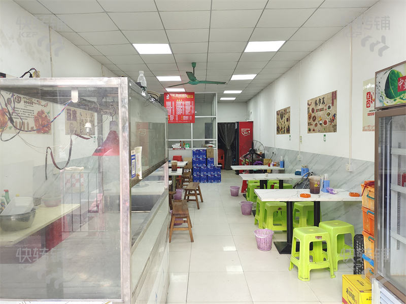 道滘“鑫港灣購物廣場”餐飲店低價轉讓【兩個商場旁、近路口、這邊已建好一個大型工業園，預計人數4-5萬人】可空鋪轉