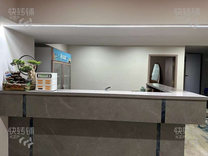南城步行街‘休閑會所’轉讓【富民步行街旁邊、內配KTV、棋牌室、餐飲、處酒店、寫字樓、停車場】