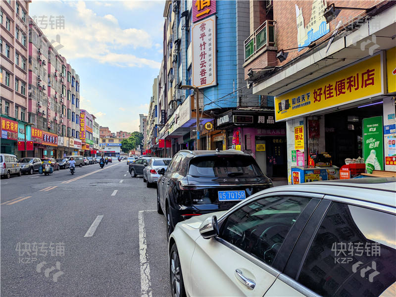 厚街鎮(zhèn)珊美大道便利店轉讓【小區(qū)入口對面、周邊都是住宅、附近辦公寫字樓多】可空鋪