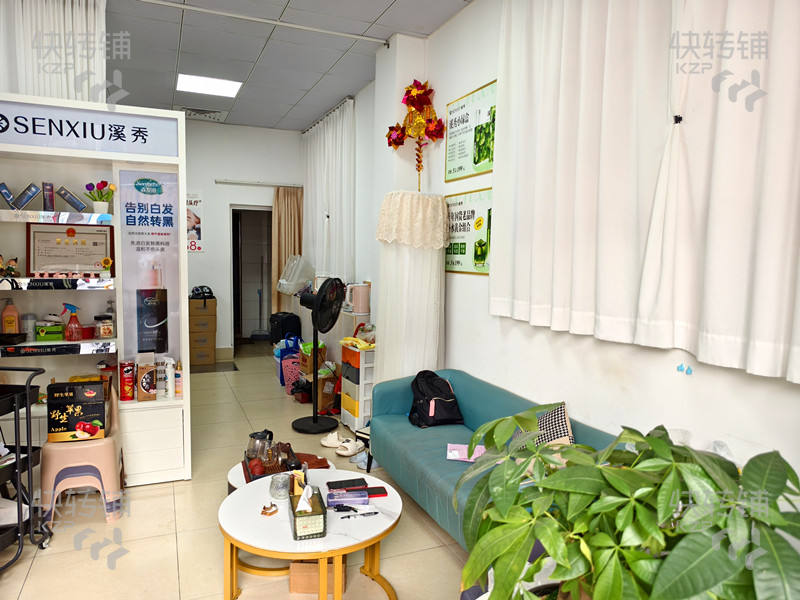 2萬急轉，道滘振興路頭療養發館低價轉讓，可空鋪。【對面A6酒吧、道滘車站、挨著喜樂福購物廣場、】