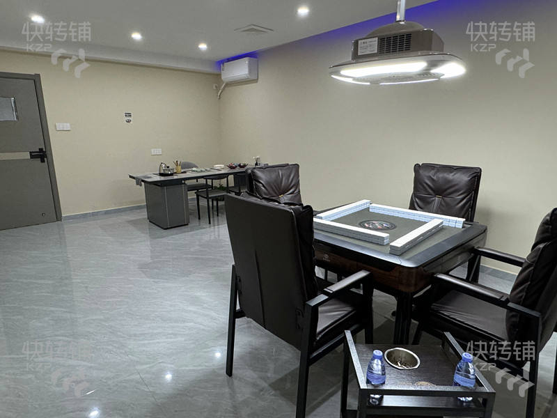 東城雍華庭棋牌室轉讓【裝修高端上下三層、老客源穩定、有6個房間】一樓可以做飲品小吃