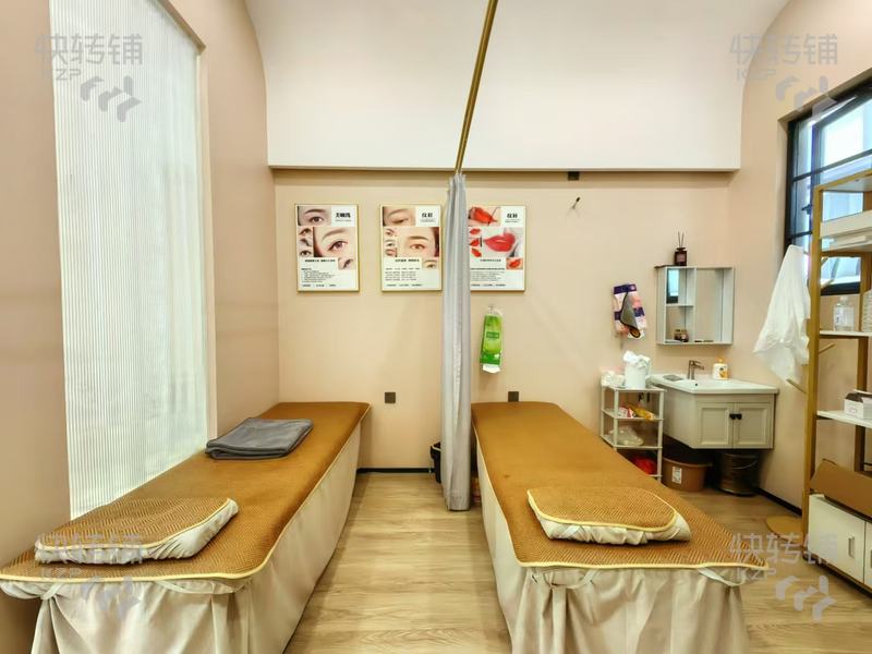 企石全新美容店轉讓/可空轉【對面碧桂園，無同行競爭，高質量客源多，停車很方便，適合做任何行業(yè)】