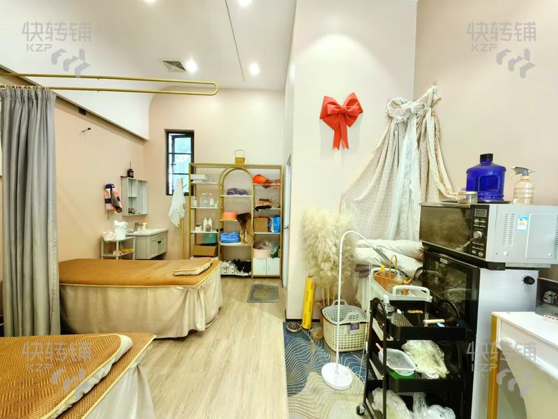 企石全新美容店轉讓/可空轉【對面碧桂園，無同行競爭，高質量客源多，停車很方便，適合做任何行業(yè)】