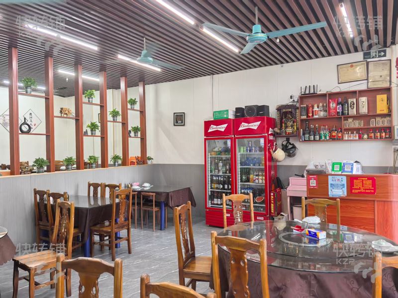 橫瀝‘田坑’餐飲店轉讓【經營長達11年、正對面是工業園科創園、門口公交站、周邊住宅集中】