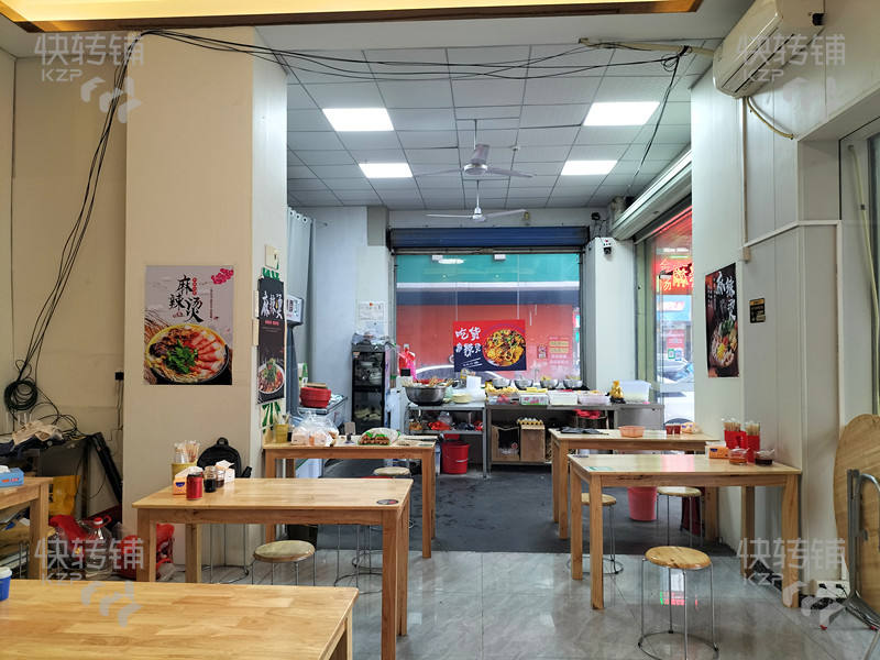 沙田中心地段麻辣燙/轉讓（目前最火熱商圈，美食廣場，可經營24小時，住宅區密集，雙門面，有外擺區）可空轉