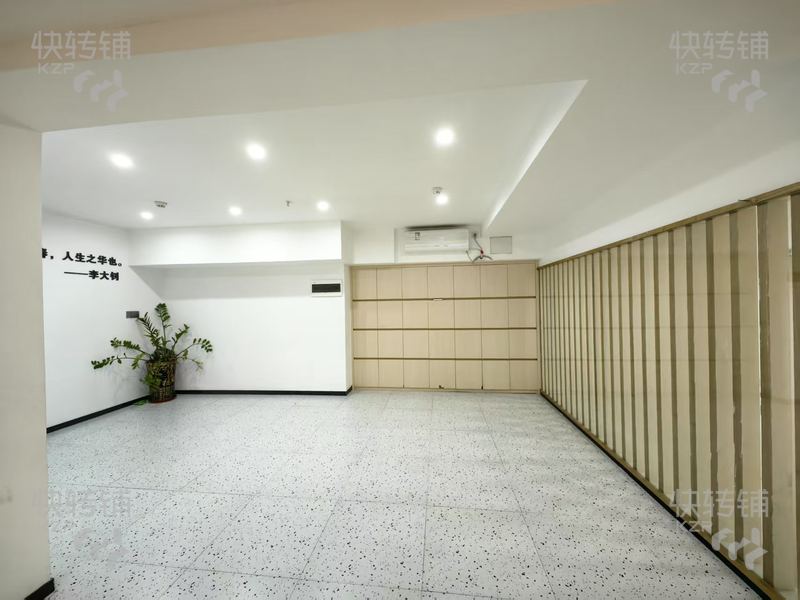 寮步鼎峰.尚境‘美容’旺鋪一手房東招租【全新精裝修、門口有小院子、周邊全是高端小區、適合任何行業】