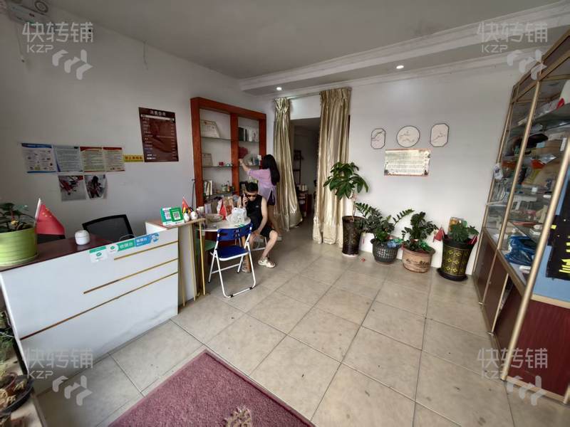 萬江‘石美’按摩養(yǎng)生理療館轉(zhuǎn)讓【門口是公交站臺(tái)、人流量大、旁邊多個(gè)小區(qū)】可空鋪