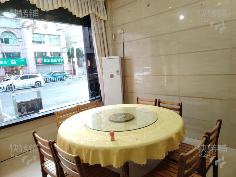 東城大井頭餐館轉讓【住宅小區圍繞，對面小區門口，人流量大，沒行業限制】可外擺