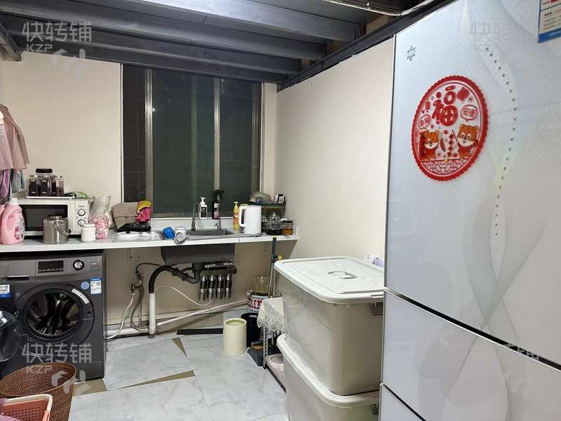 沙田‘東港城旁’美容養(yǎng)發(fā)館轉(zhuǎn)讓【商場(chǎng)、影院、KTV、酒吧聚集、住宅區(qū)樓下】