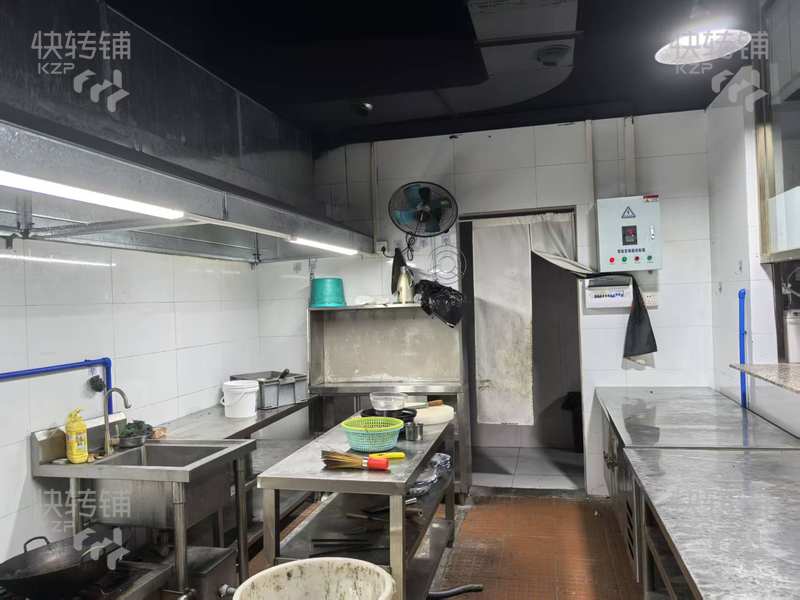 廣州新塘“東華”火鍋店轉讓【大招牌，美食廣場停車位多，交通便利，合適各種餐飲項目入駐】