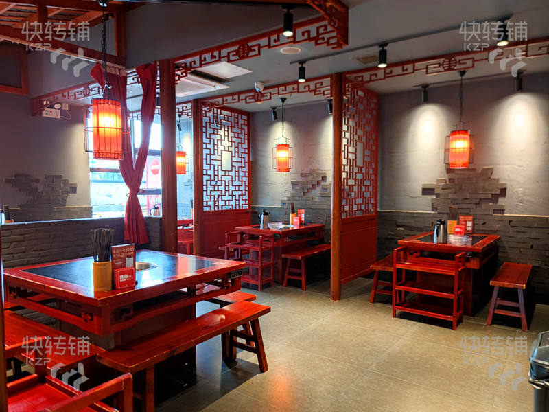 鳳崗宏盈工業(yè)區(qū)火鍋店轉(zhuǎn)讓【轉(zhuǎn)角位、停車場(chǎng)進(jìn)入口處、大眾園酒店旁、幾大小區(qū)圍繞、近鄰深圳】