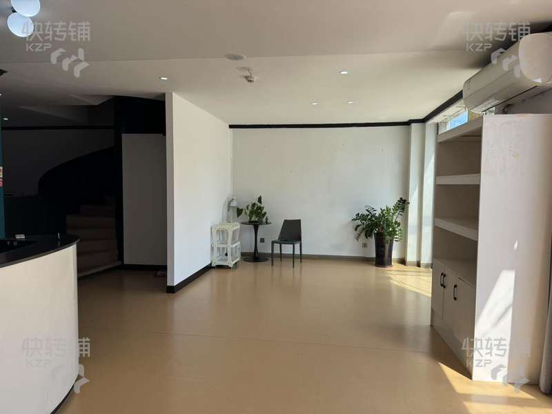寮步‘万润广场’精美装修空铺房东直租【小区楼下、高端小区聚集、商圈自带流量、无行业限制】