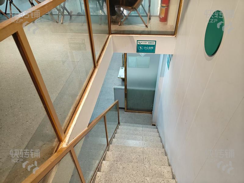 茶山納帕溪谷小區‘啊一檸檬茶’轉讓【多個大型小區、位小區大門、麥當勞旁、可外擺】