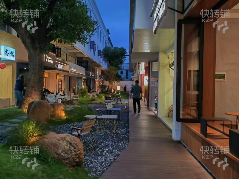 萬(wàn)江街道囍舍文創(chuàng)園旺鋪招租【商業(yè)街路段，人流集中，適合飲品、小吃、咖啡】