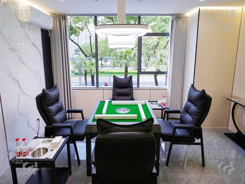 南城車站對面高端棋牌室轉讓【24小時自助，靠近蜂匯、UCC，附近小區、科技園多，停車方便】