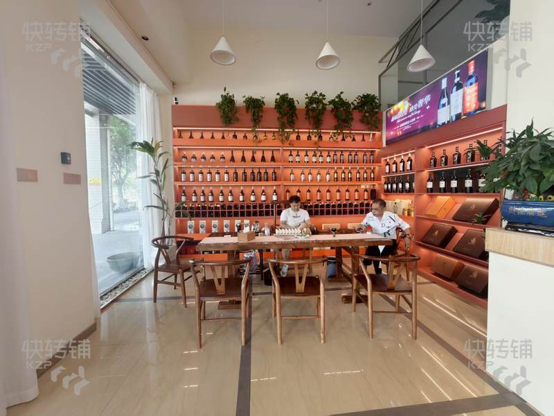 廣州市番禺區橋南‘酒莊’轉讓或出租【可空鋪做其他，背靠高端別墅區、附近人口集中、停車方便】