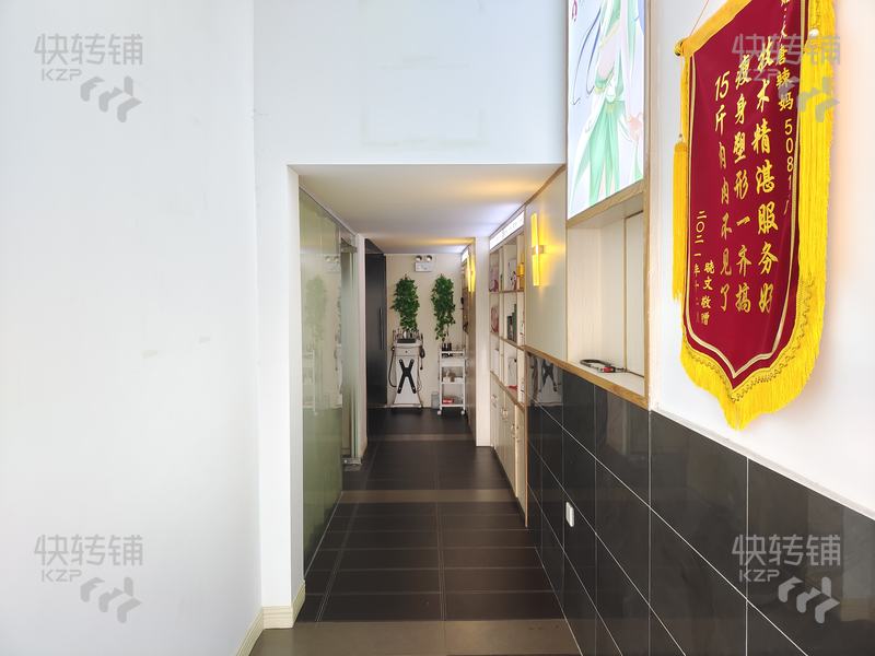 東城“香檳時代園”加盟連鎖美容店轉讓【斜對面萬達廣場、旁邊小區門口、經營3年多、會員200+、附近地鐵口、世博廣場】