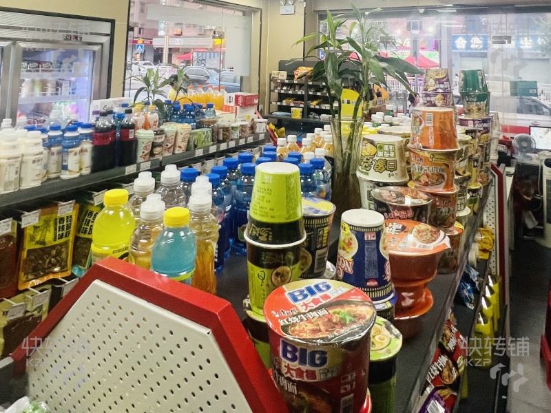塘廈‘石潭埔崖山公園’出入口便利店轉讓【營業額4000+、宵夜美食一條街、公寓出入口一樓、工業區圍繞】