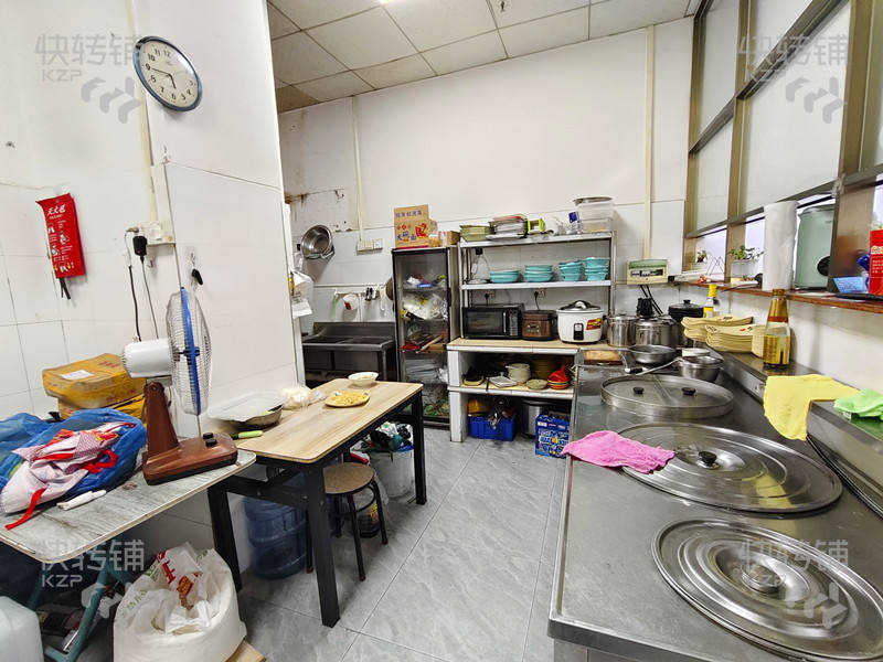 塘廈‘金地智匯港小區樓下’東北燒烤店轉讓 也可分轉【對面酒店，工業園住宅小區集中，客流集中，經營4年，每日收入可觀】